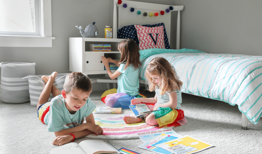How To Get Your Kids To Read This Summer (With Free Printable Summer Reading Kit!)