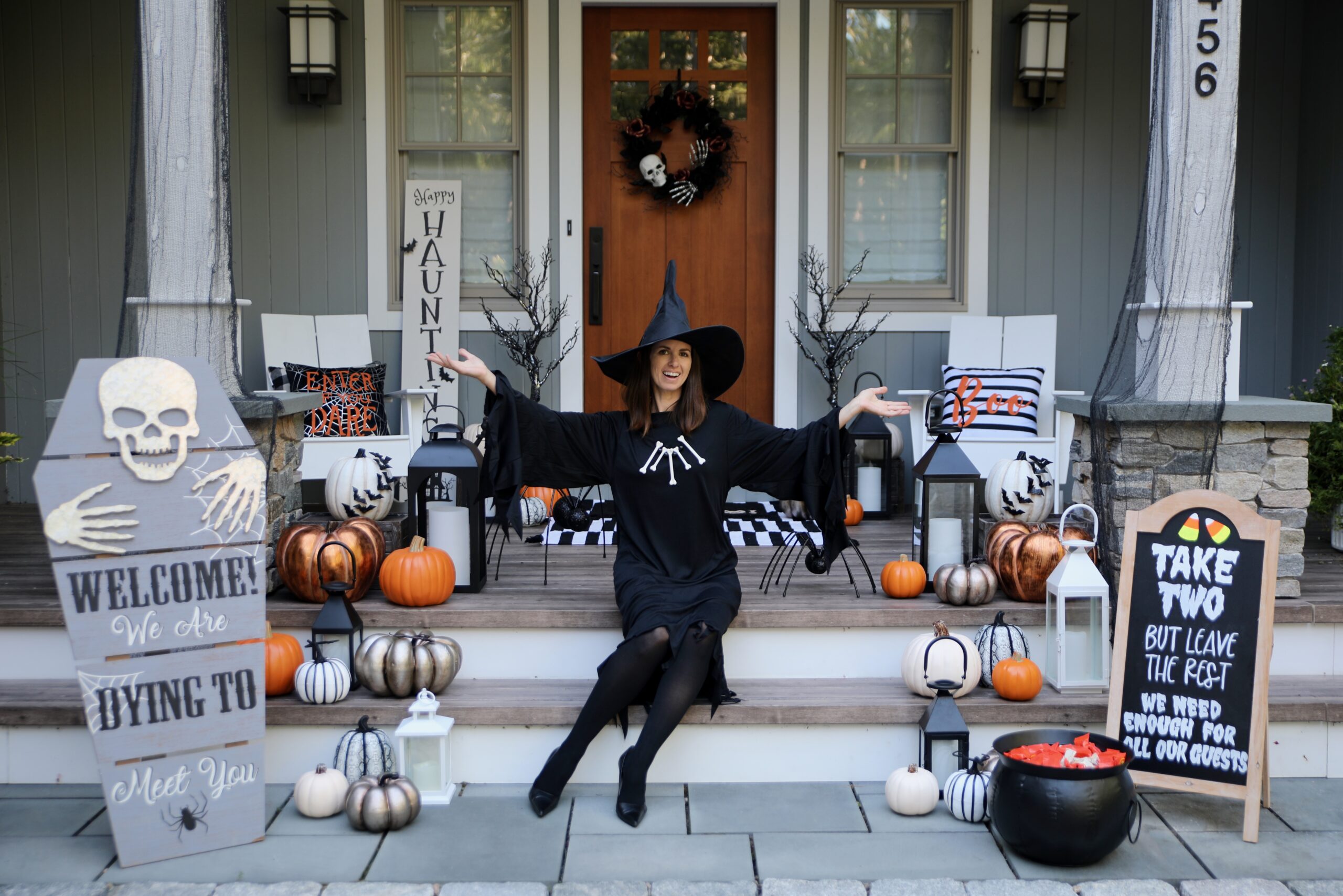 6 Foolproof Ideas for Creating an Epic Halloween Front Porch